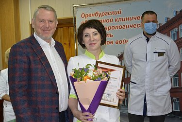 Законодатели отметили врачей госпиталя ветеранов войн